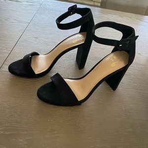 Women’s Open Toe Chunky Strappy Heal Sandal